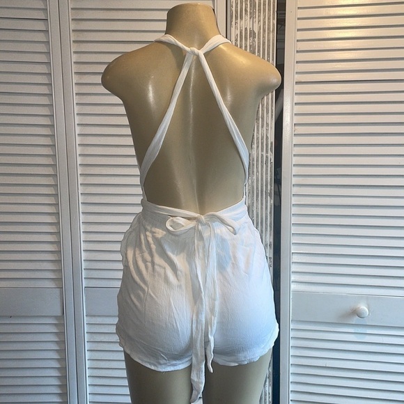 Lulus Milos White Convertible Halter Romper size M - Picture 10 of 12